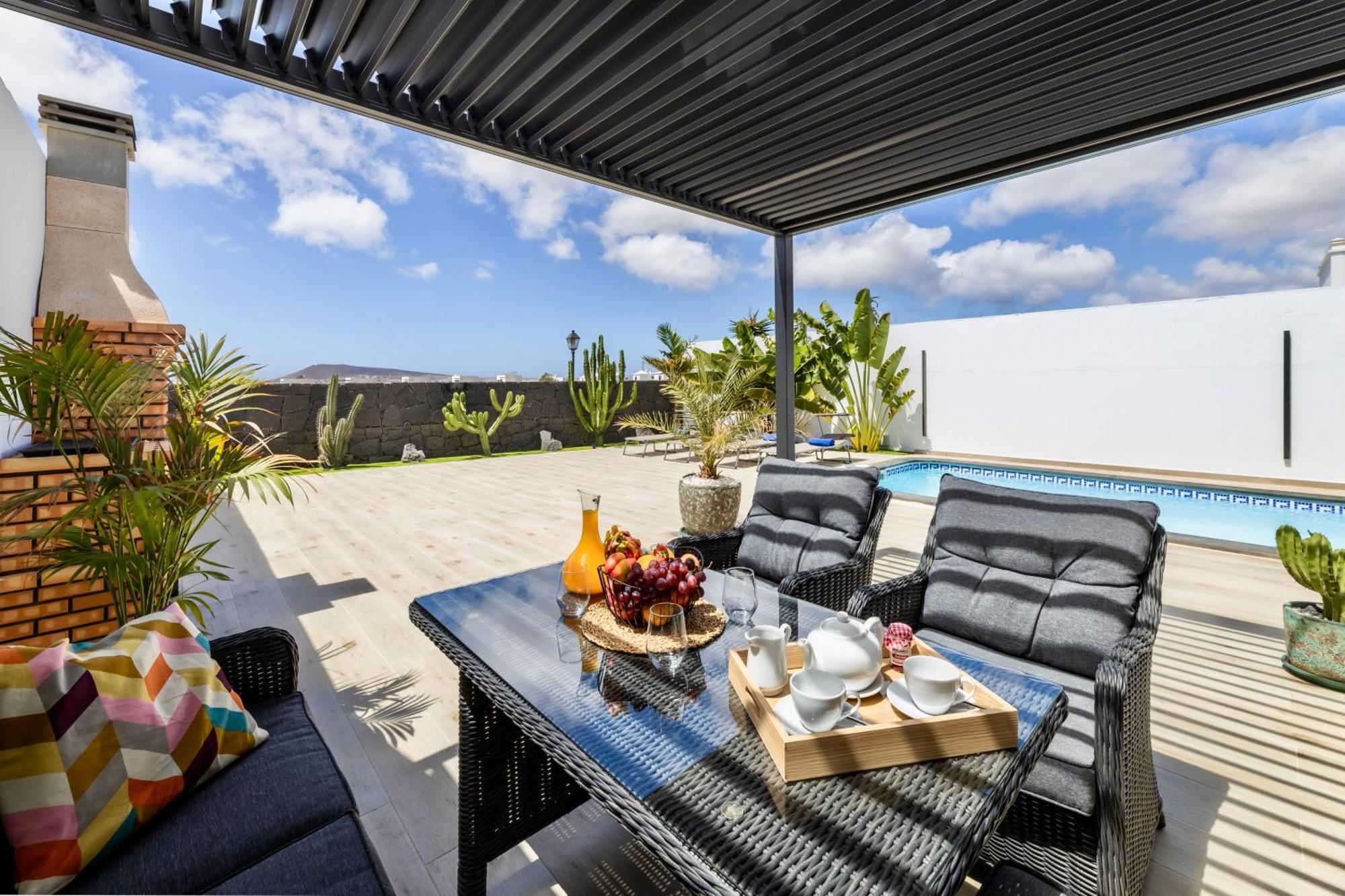 Villa Playa Blanca - Heated Pool, Aircon Εξωτερικό φωτογραφία